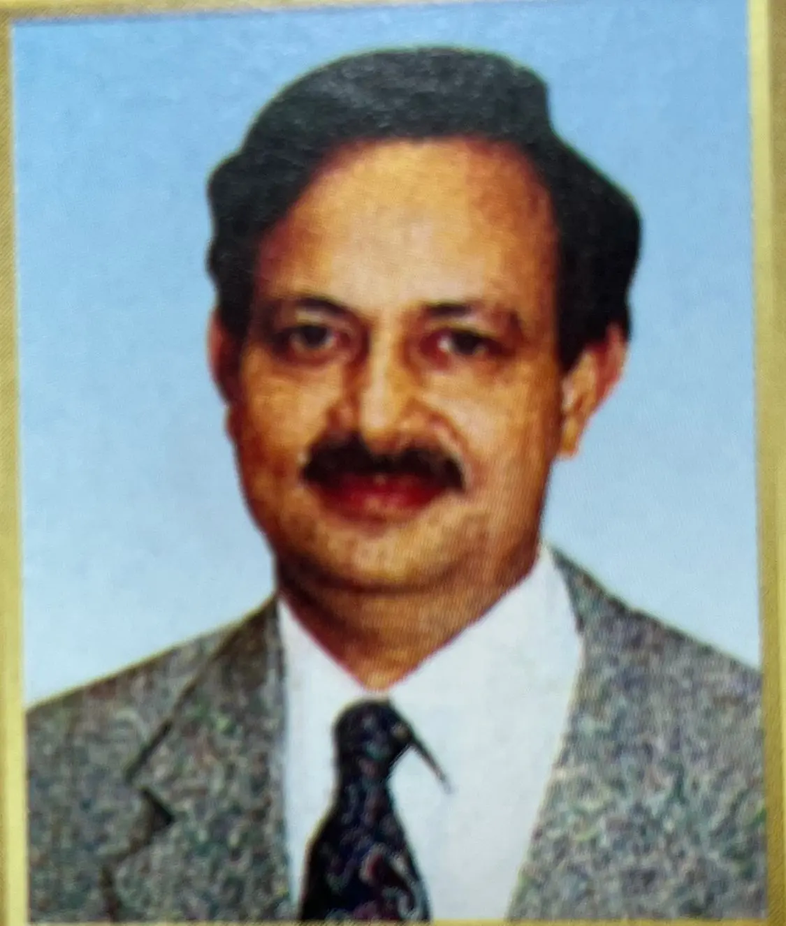 Dr. Shiv Kumar Sarin