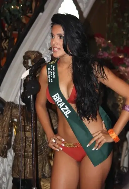 Larissa Ramos